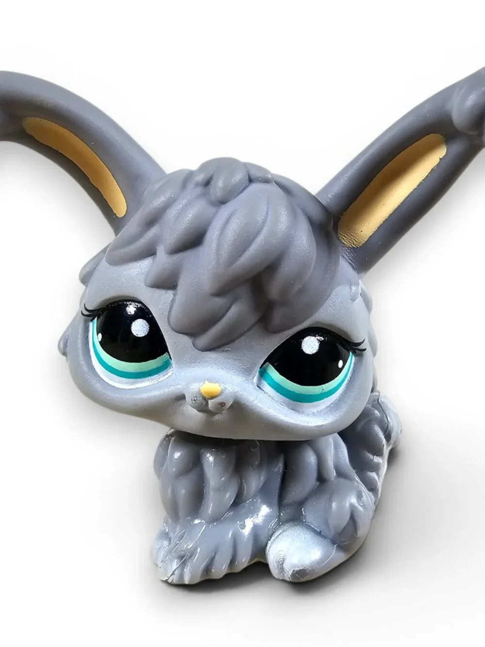 Hasbro Littlest Pet Shop #993 Angora Bunny Rabbit Gray Blue Eyes Sassiest LPS